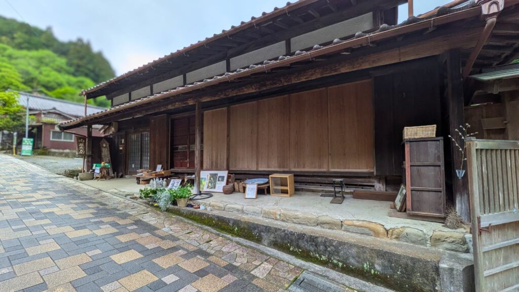 東海道歩き旅【13日目③】明治トンネルの幻想美と岡部宿・大旅籠柏屋を巡る歴史散歩!